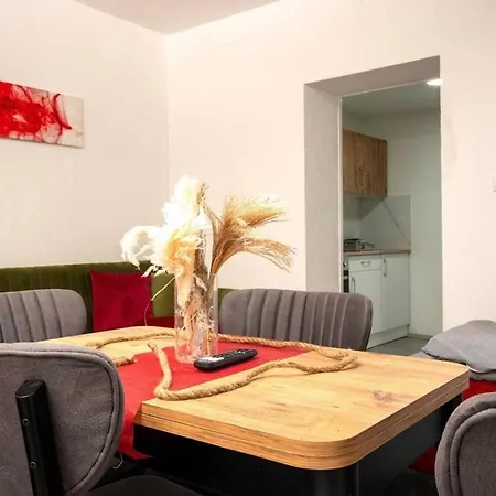 Livemore24 - Space In Herten West 24-7 Check-In