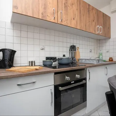 Livemore24 - Space In Herten West 24-7 Check-In