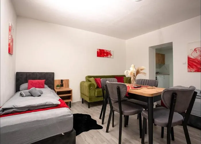 Livemore24 - Space In West 24-7 Check-in *