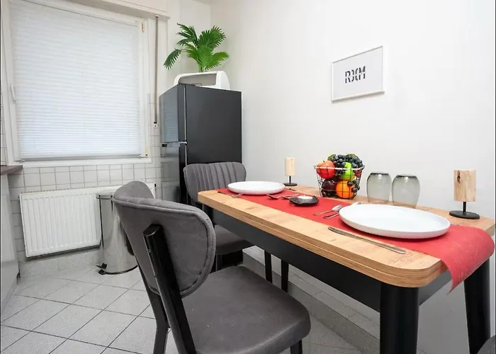 Apartman Livemore24 - Space In West 24-7 Check-in