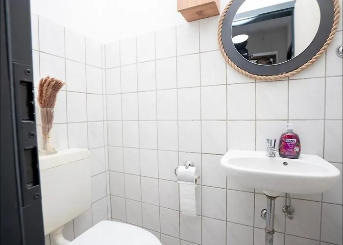 Livemore24 - Space In West 24-7 Check-in *